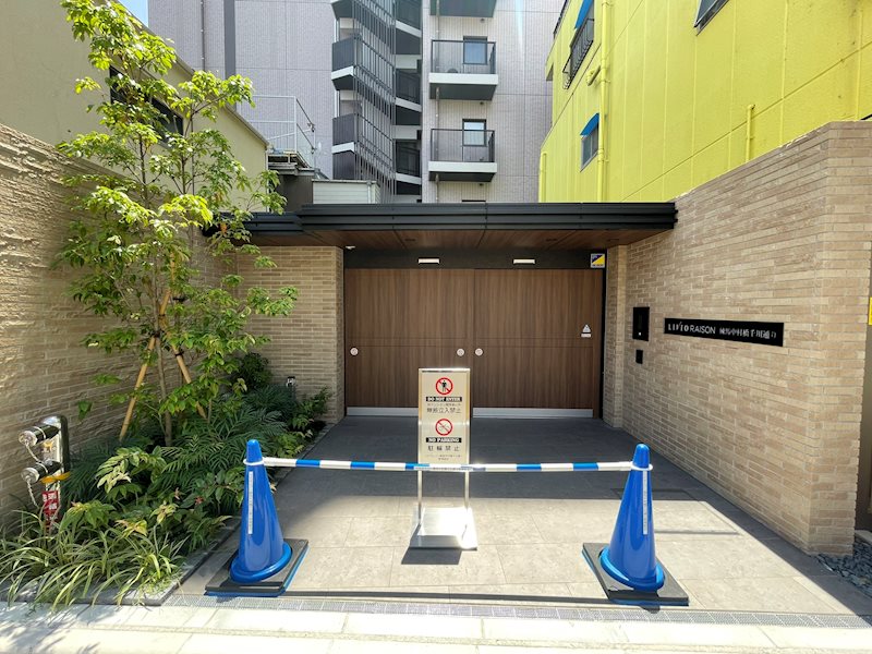 リビオレゾン練馬中村橋千川通り 共用部写真（エントランス）