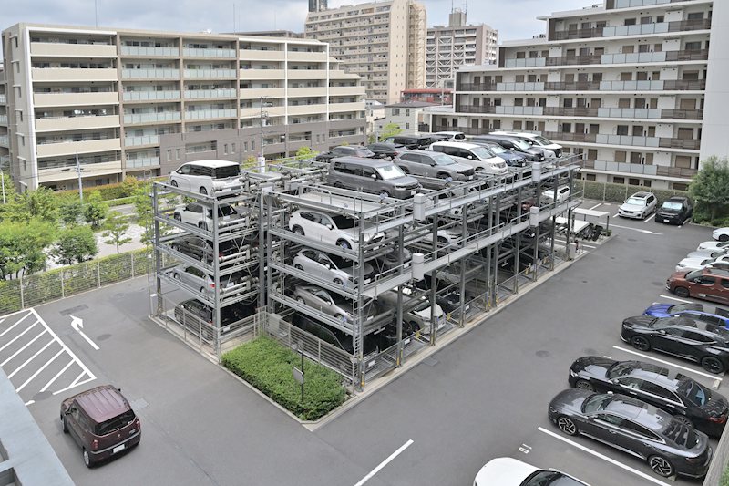 プレミスト志村三丁目 共用部写真（駐車場）