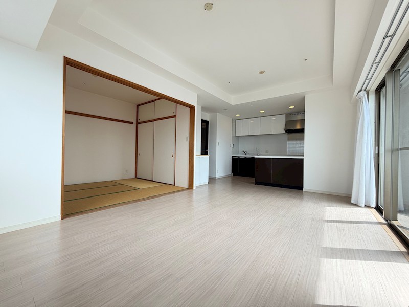 ライオンズマンション大阪スカイタワー 内観写真（リビング）