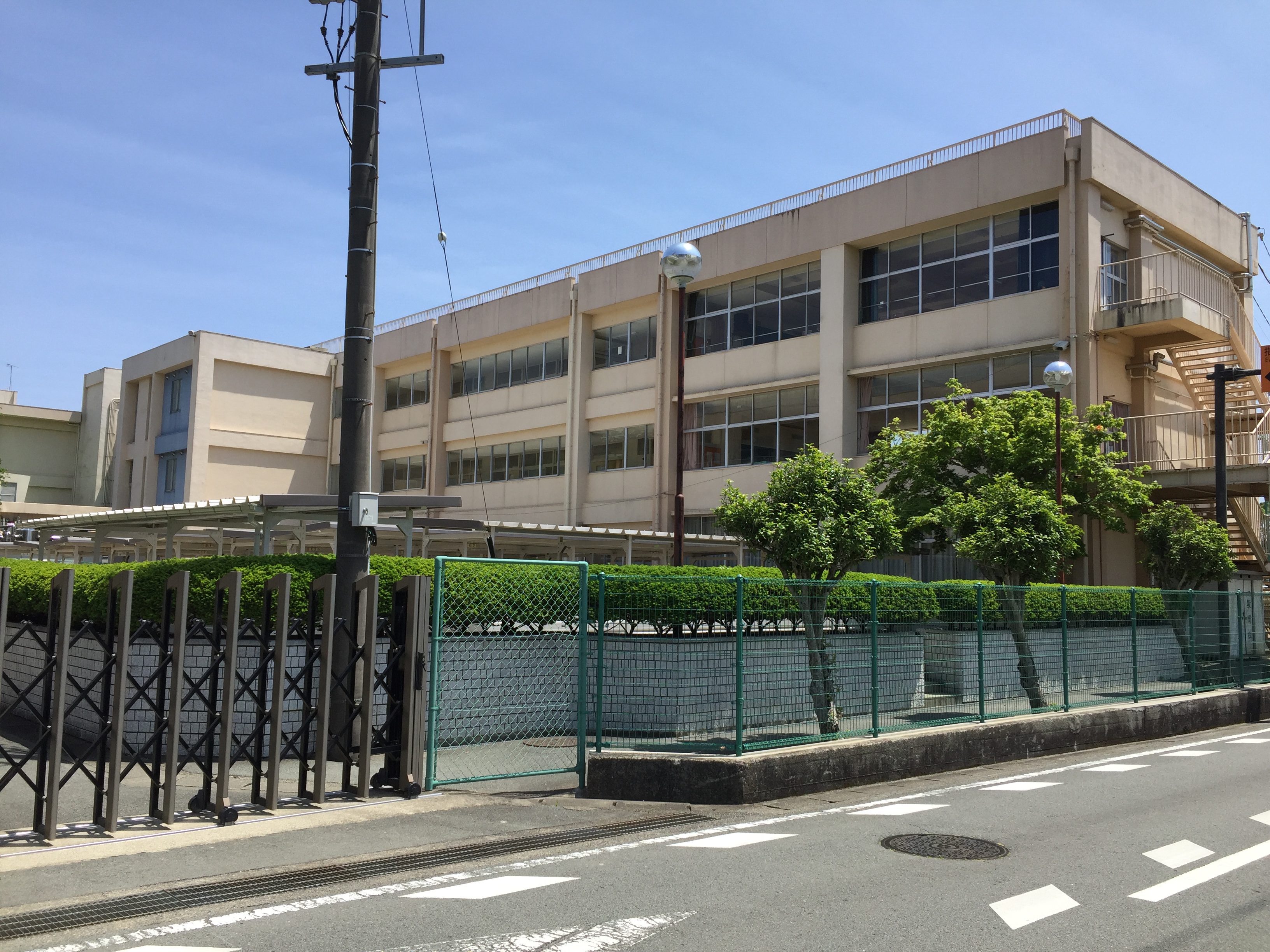 伊勢市小俣町湯田 中学校