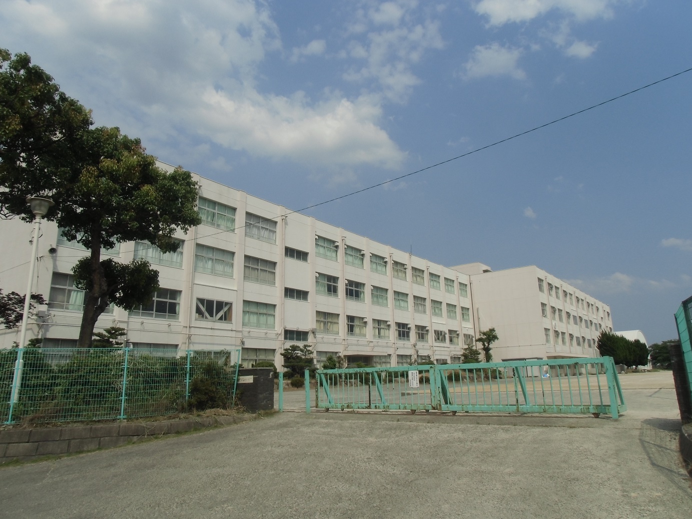 赤尾台三丁目 中学校