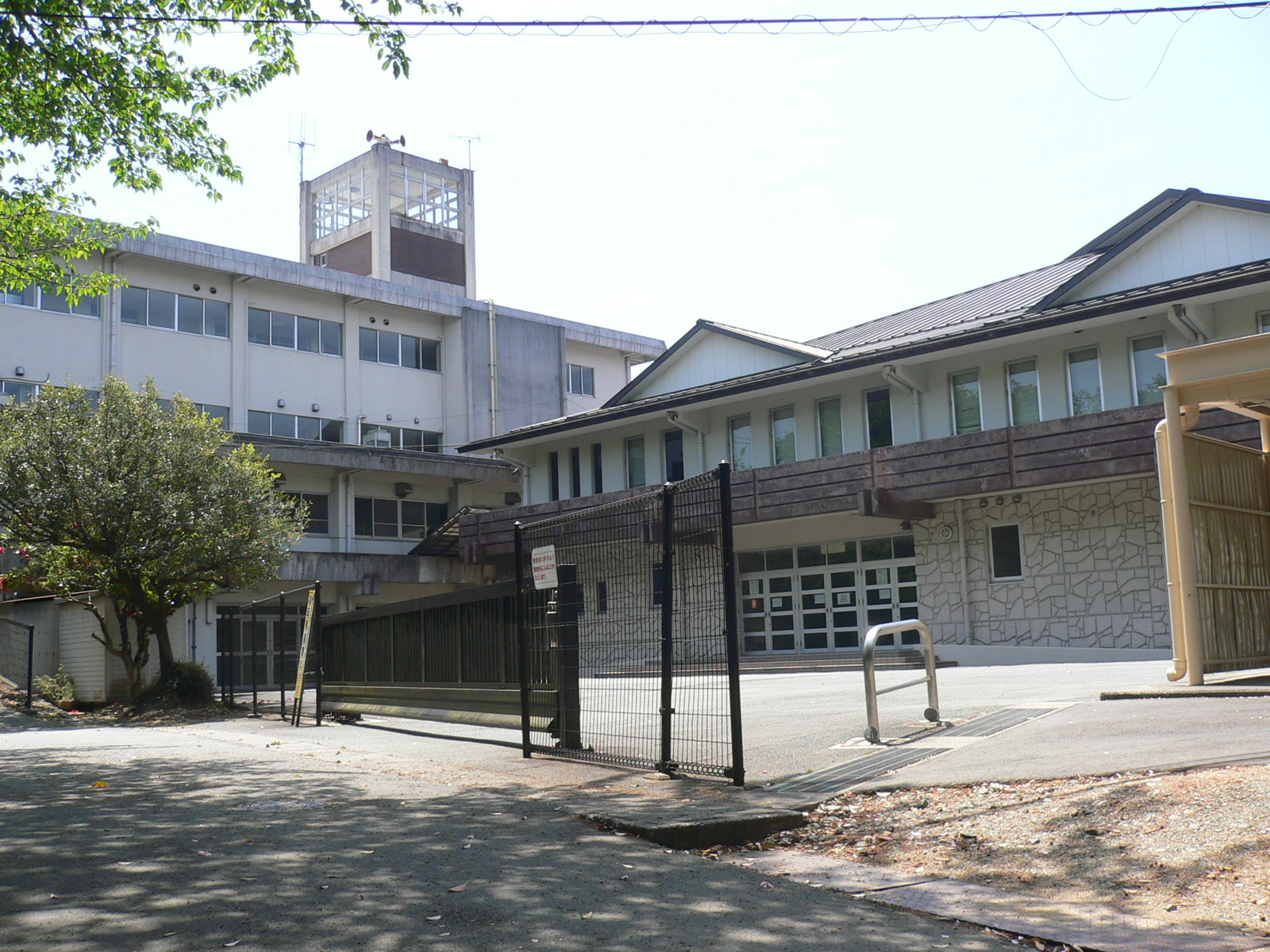度会郡玉城町下田辺（サン玉城） 中学校