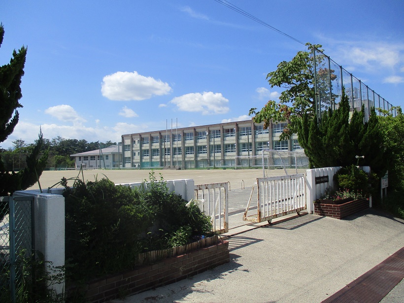 桑名市筒尾4丁目 中学校