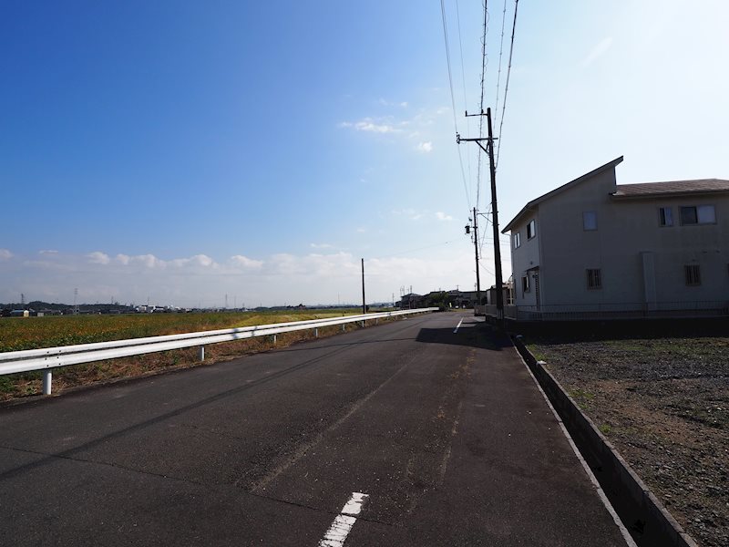 東員町八幡新田 現地写真（前面道路含む現地写真）