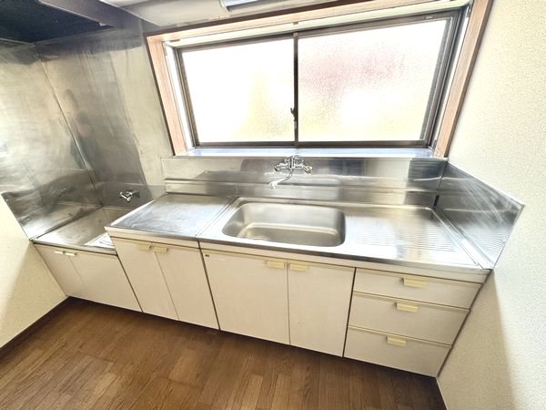 岐阜県多治見市滝呂町１４丁目 内観写真（キッチン）