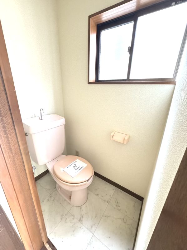 岐阜県多治見市滝呂町１４丁目 内観写真（トイレ）