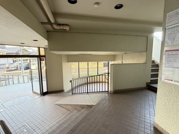 岐阜県多治見市豊岡町２丁目 共用部写真（エントランス）