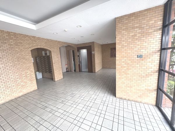 愛知県春日井市鳥居松町８丁目 共用部写真（エントランス）