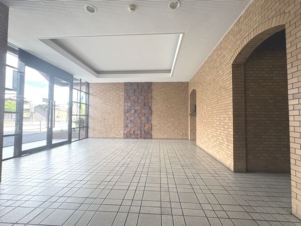 愛知県春日井市鳥居松町８丁目 共用部写真（エントランス）