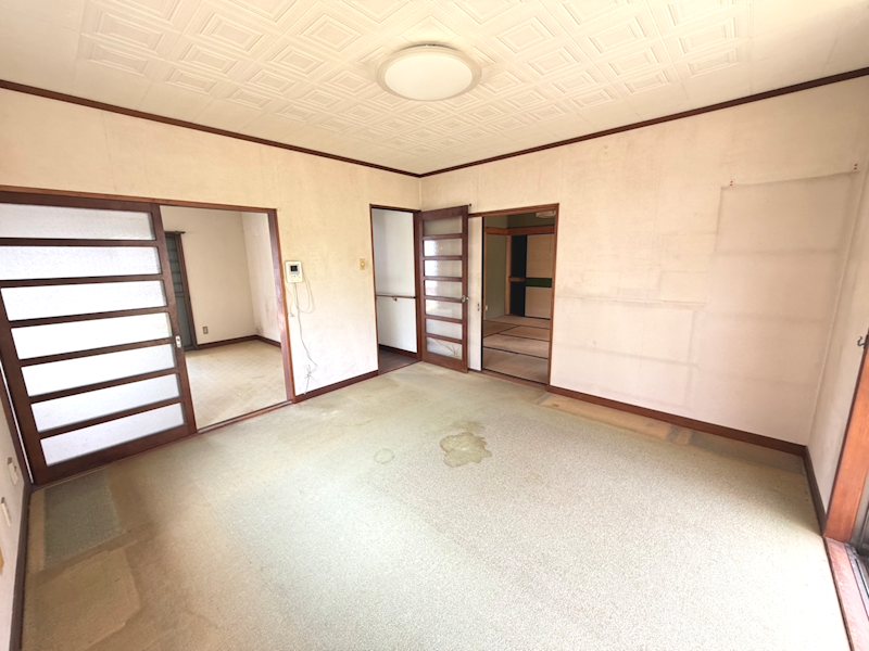 岐阜県多治見市市之倉町１３丁目 内観写真（リビング）