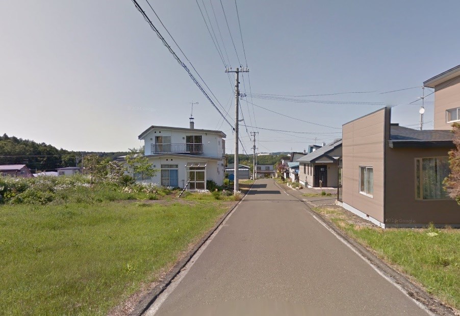 網走市字天都山３３番　土地 現地写真（前面道路含む現地写真）