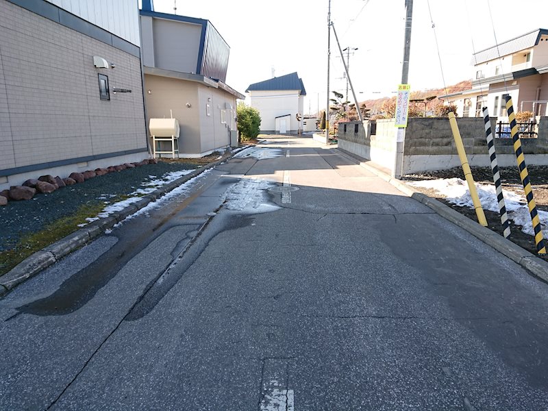 訓子府町東幸町３０番　土地 現地写真（前面道路含む現地写真）