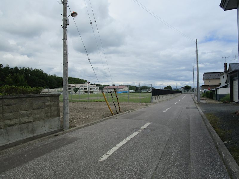 訓子府町東幸町３０番　土地 現地写真（前面道路含む現地写真）