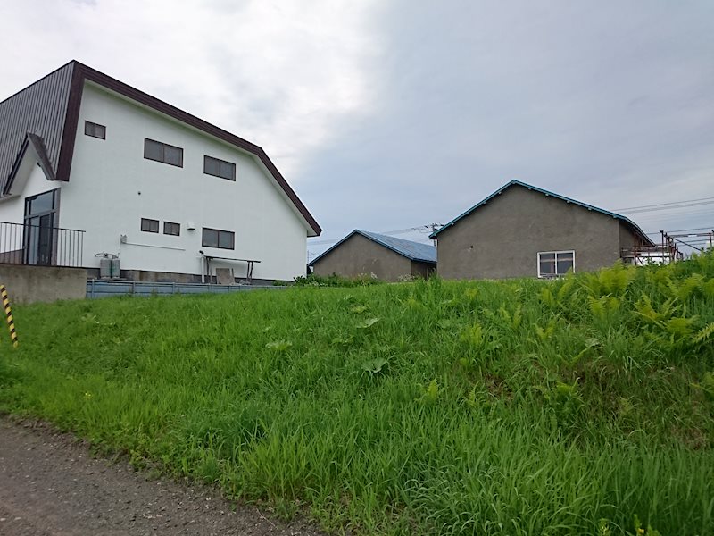 美山町東２丁目７３番　土地 現地写真