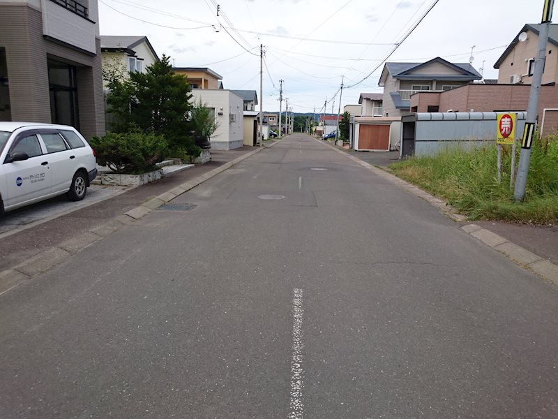 無加川町４０８番　土地 現地写真（前面道路含む現地写真）
