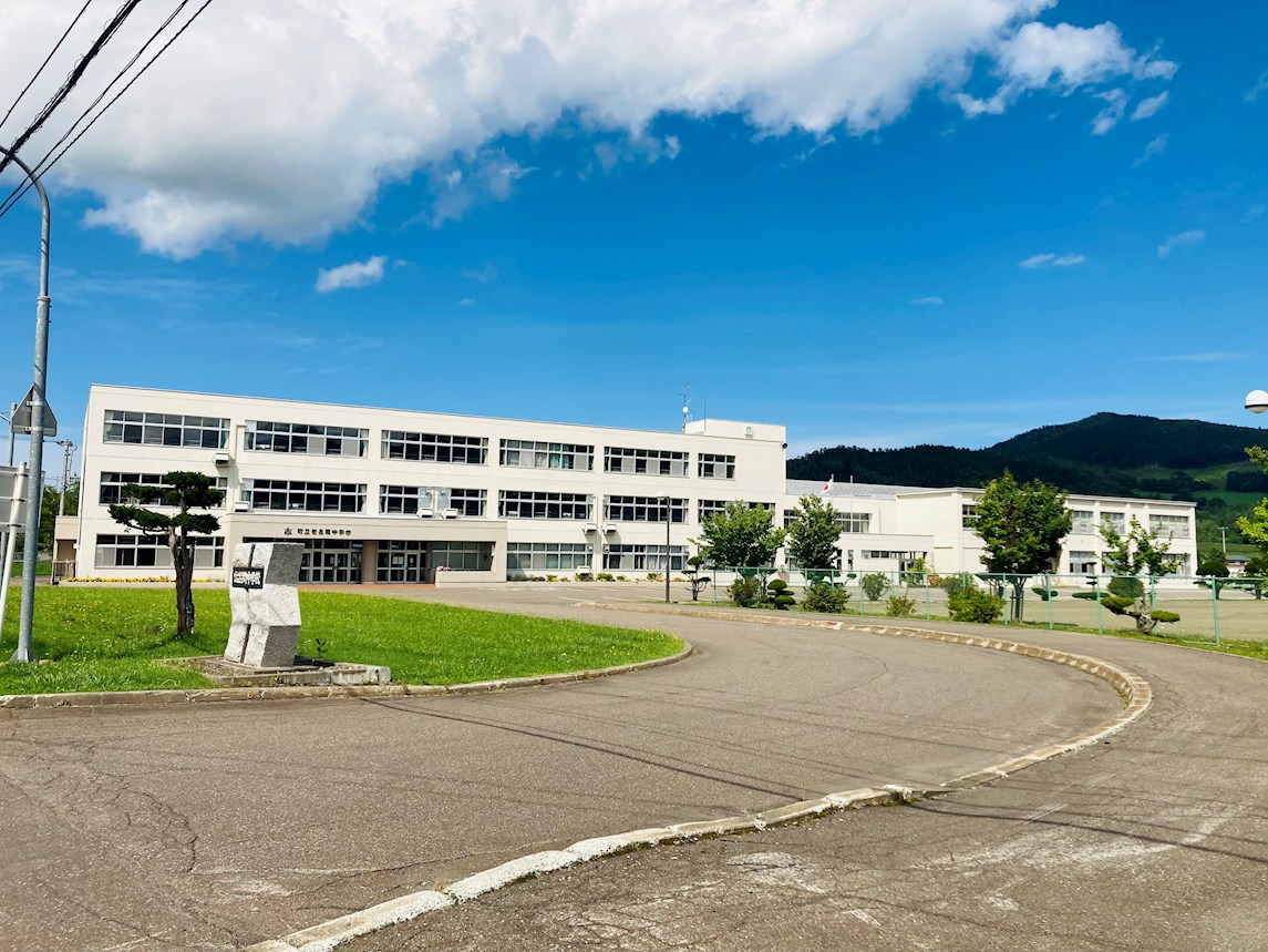 佐呂間町字北２１３番　土地 中学校
