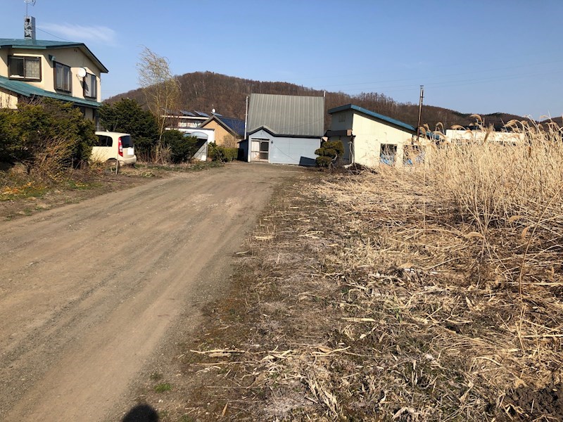 北上２５番　土地 現地写真（前面道路含む現地写真）