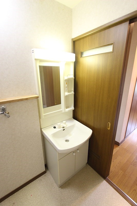 大空町女満別西２条２丁目１３番　住宅付店舗 内観写真（洗面台・洗面所）