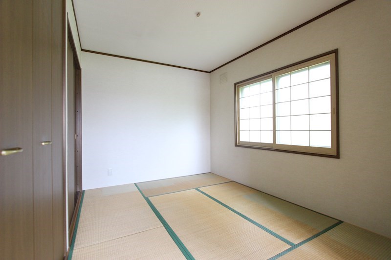 大空町女満別西２条２丁目１３番　住宅付店舗 内観写真（子供部屋）