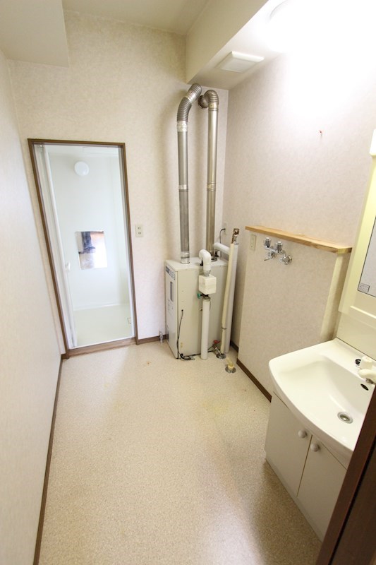 大空町女満別西２条２丁目１３番　住宅付店舗 内観写真（洗面台・洗面所）