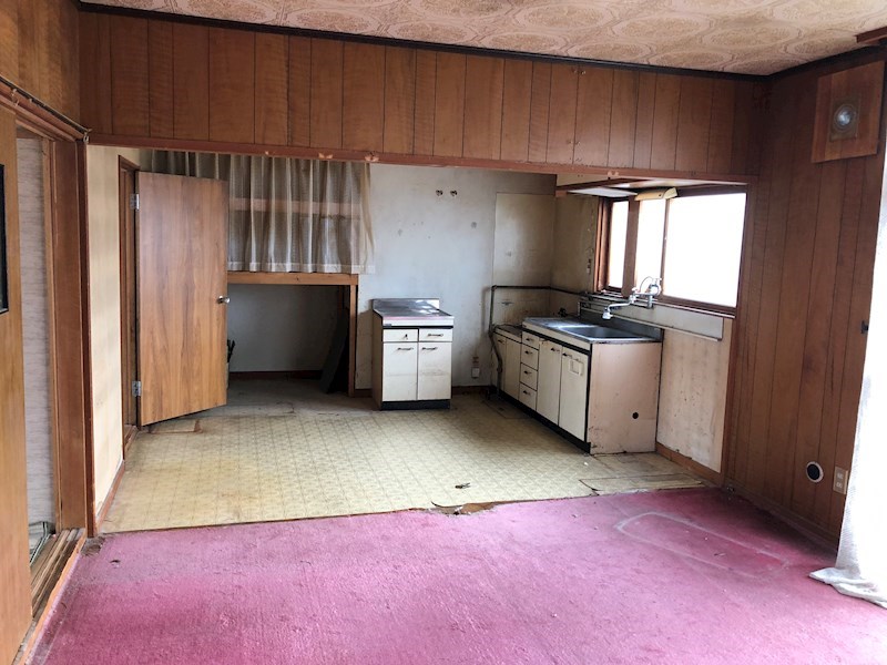 留辺蘂町温根湯温泉８２番　戸建て 内観写真（リビング）