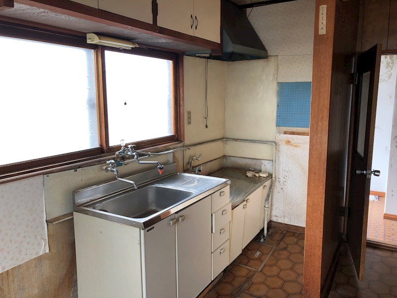 留辺蘂町温根湯温泉８２番　戸建て 内観写真（キッチン）