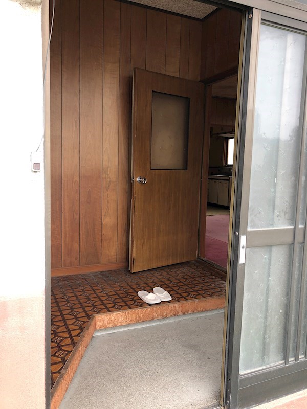 留辺蘂町温根湯温泉８２番　戸建て 現地写真（玄関）