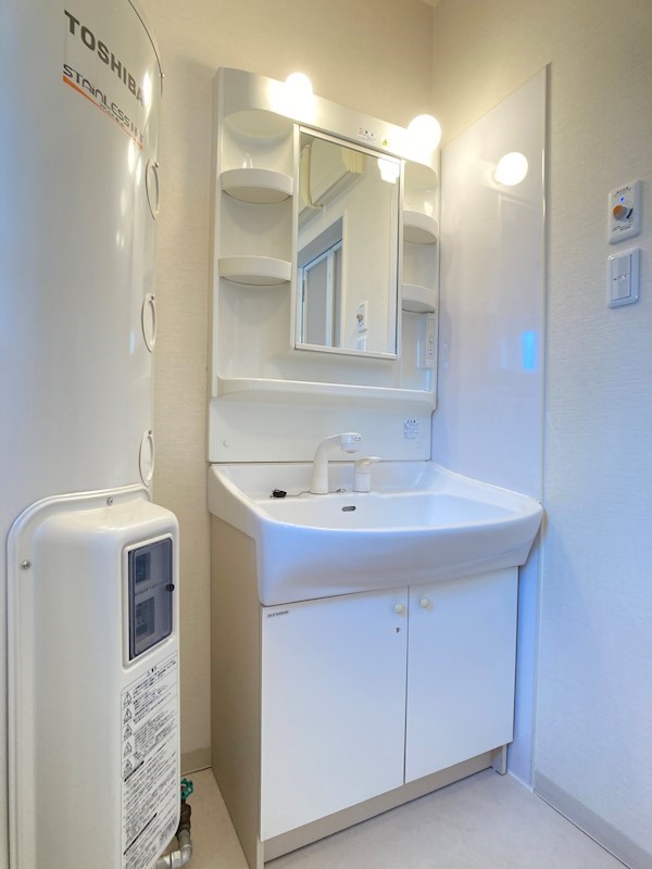 中央三輪９丁目１２番　戸建て 内観写真（洗面台・洗面所）