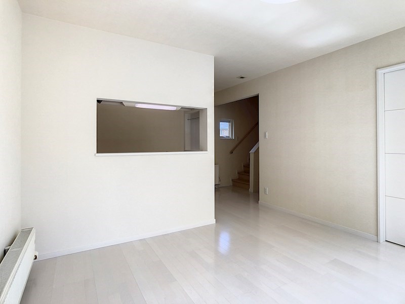 中央三輪９丁目１２番　戸建て 内観写真（リビング）