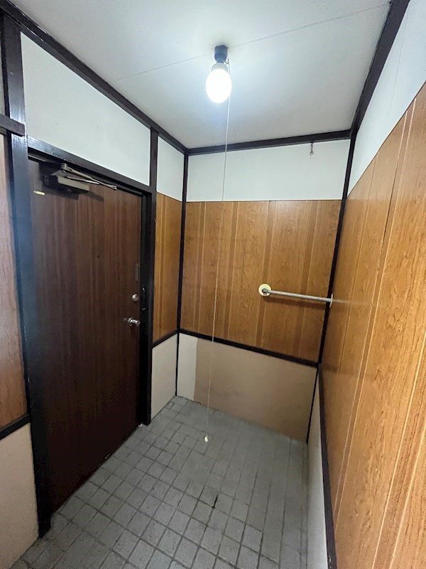 春光町３丁目２０番　戸建て 現地写真（玄関）
