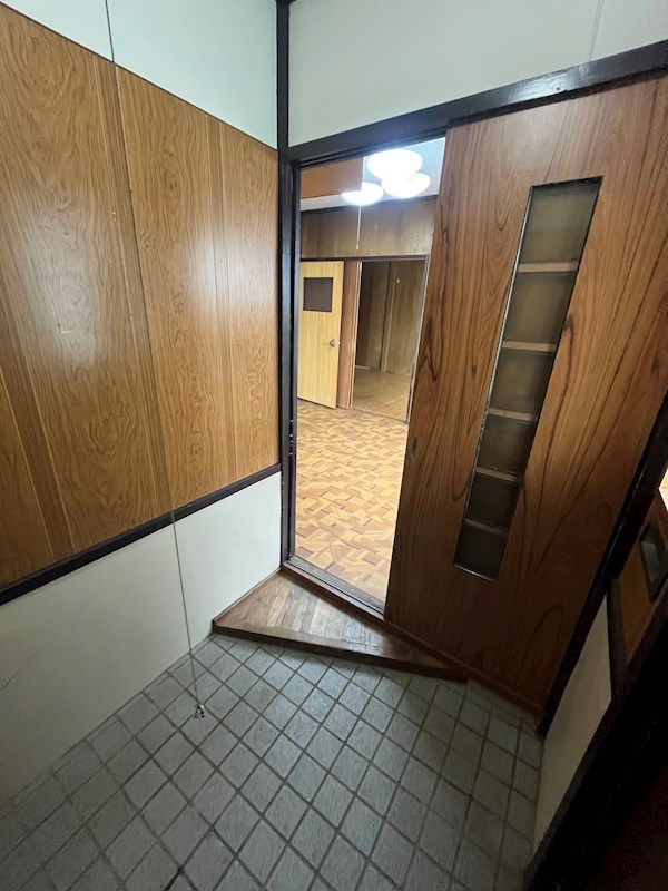 春光町３丁目２０番　戸建て 現地写真（玄関）