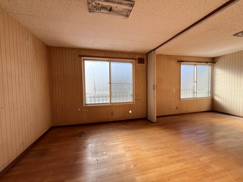 高栄西町３丁目１７８番　店舗付住居 内観写真（子供部屋）