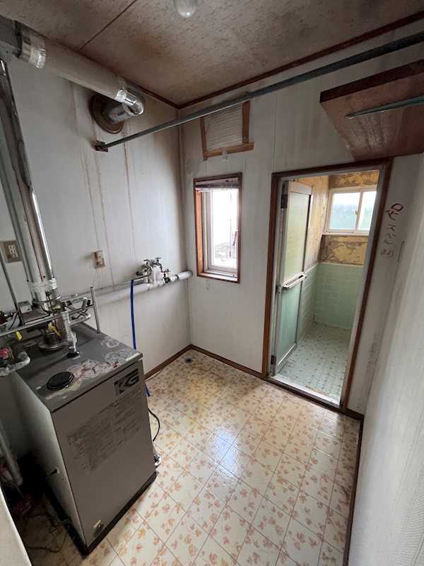 高栄西町３丁目１７８番　店舗付住居 内観写真（洗面台・洗面所）