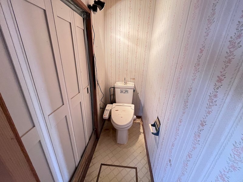 高栄西町３丁目１７８番　店舗付住居 内観写真（トイレ）