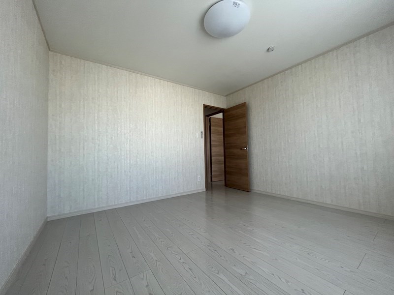 西富町３丁目１４８番　戸建て 内観写真（リビング以外の居室）