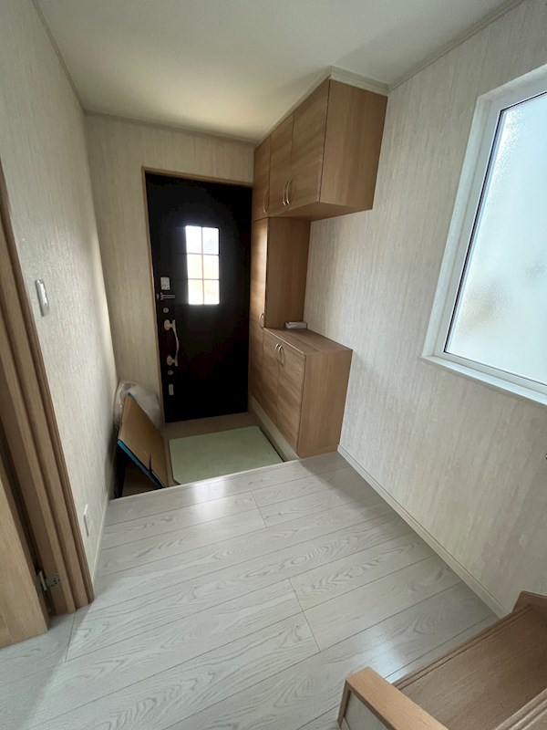 西富町３丁目１４８番　戸建て 現地写真（玄関）