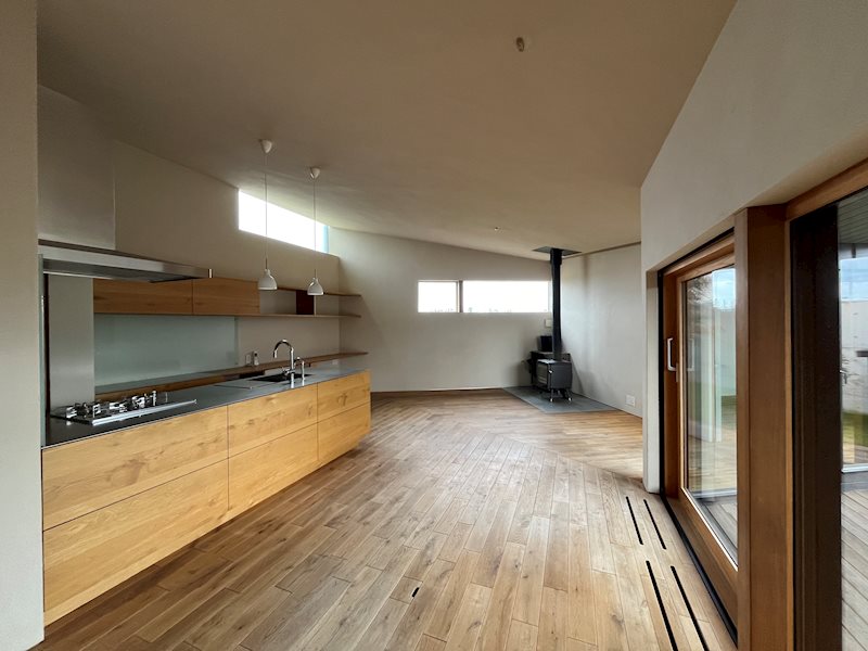 清里町水元町３９番　戸建て 内観写真（リビング）