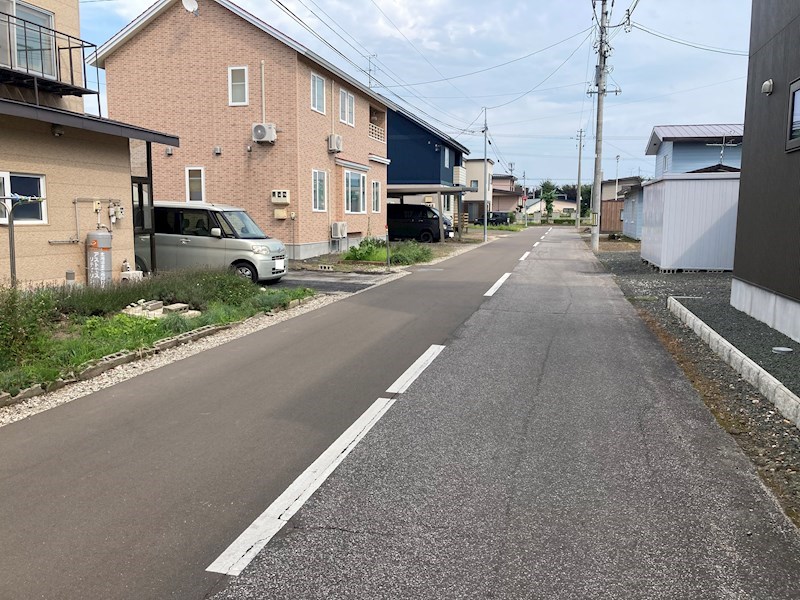 美幌町字鳥里１丁目５番　戸建て 現地写真（前面道路含む現地写真）