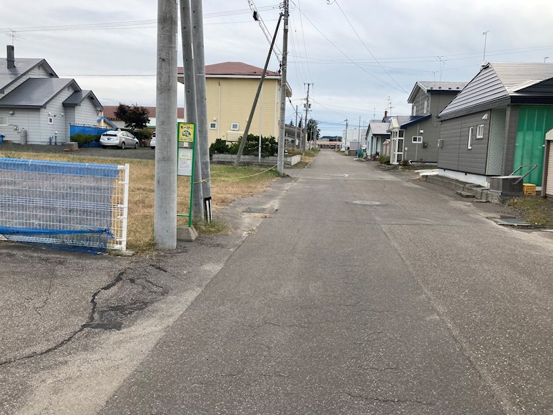 美幌町字美芳２４番　戸建て 現地写真（前面道路含む現地写真）