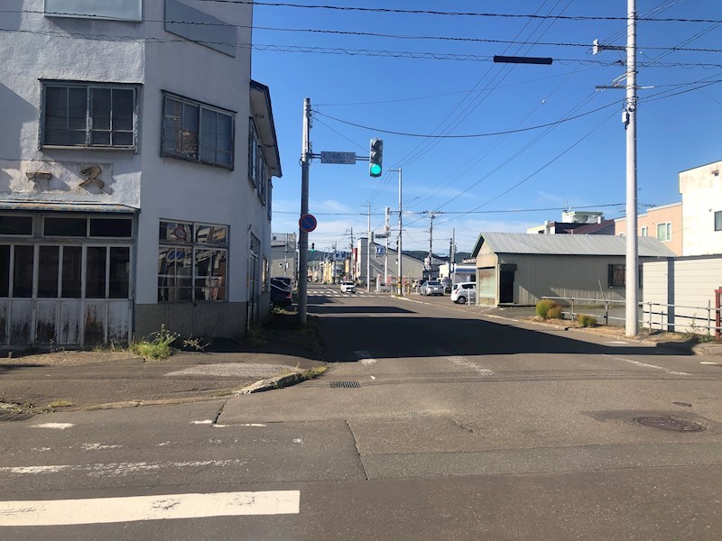北３条西６丁目２番　土地 現地写真（前面道路含む現地写真）