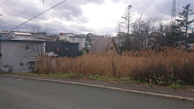 美山町南１０丁目３７番　土地 現地写真