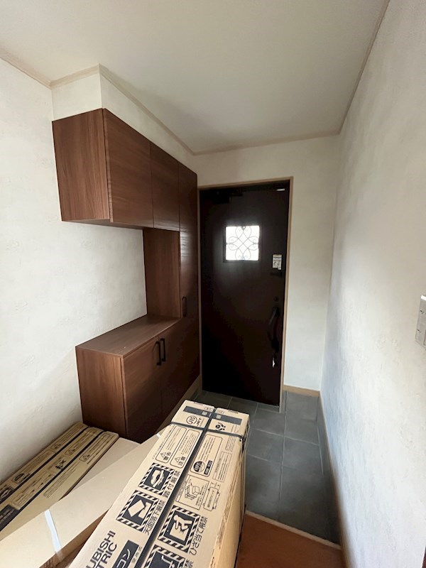 西富町２丁目１５８番　戸建て 現地写真（玄関）
