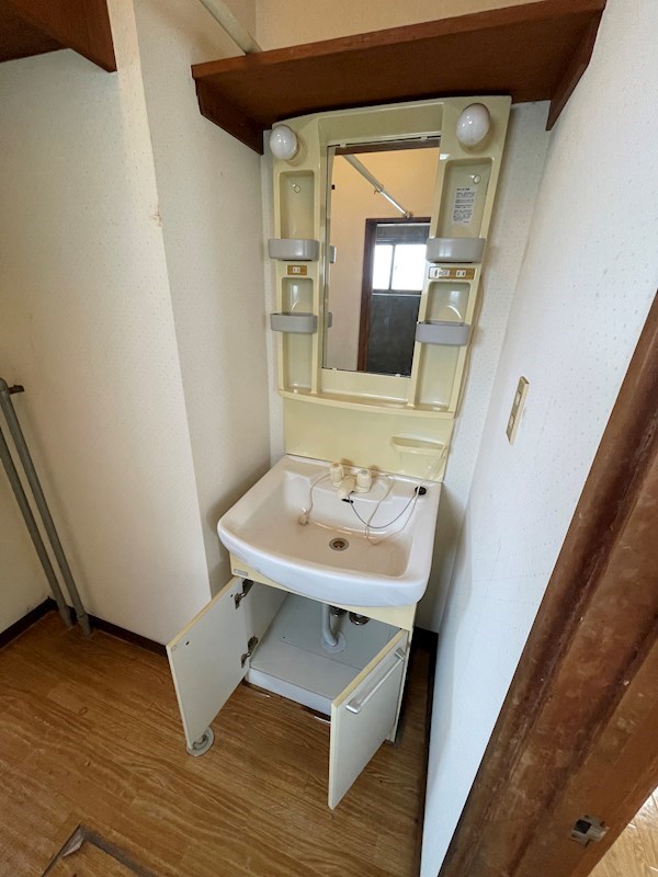 田端町１７番　戸建て 内観写真（洗面台・洗面所）