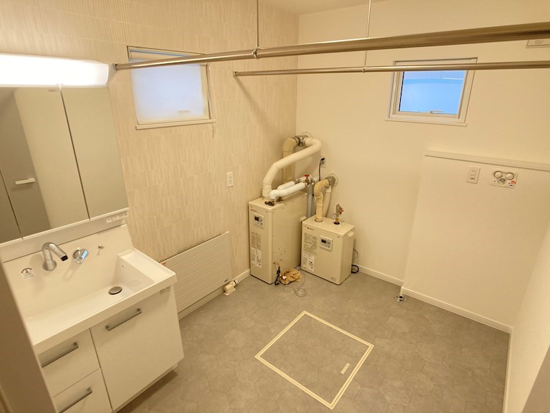 中央三輪３丁目５４８番　戸建て 内観写真（洗面台・洗面所）