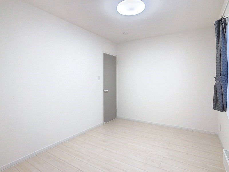 中央三輪３丁目５４８番　戸建て 内観写真（リビング以外の居室）