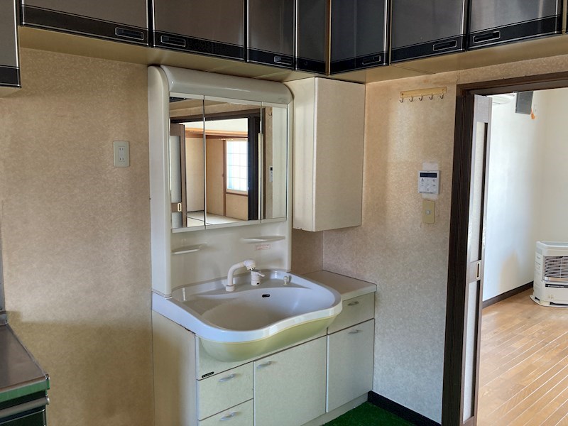 公園町１３番　戸建て 内観写真（洗面台・洗面所）