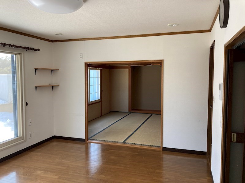 公園町１３番　戸建て 内観写真（リビング）