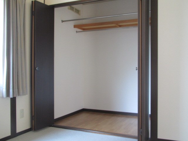 緑ヶ丘２丁目４番　戸建て 内観写真（内装）
