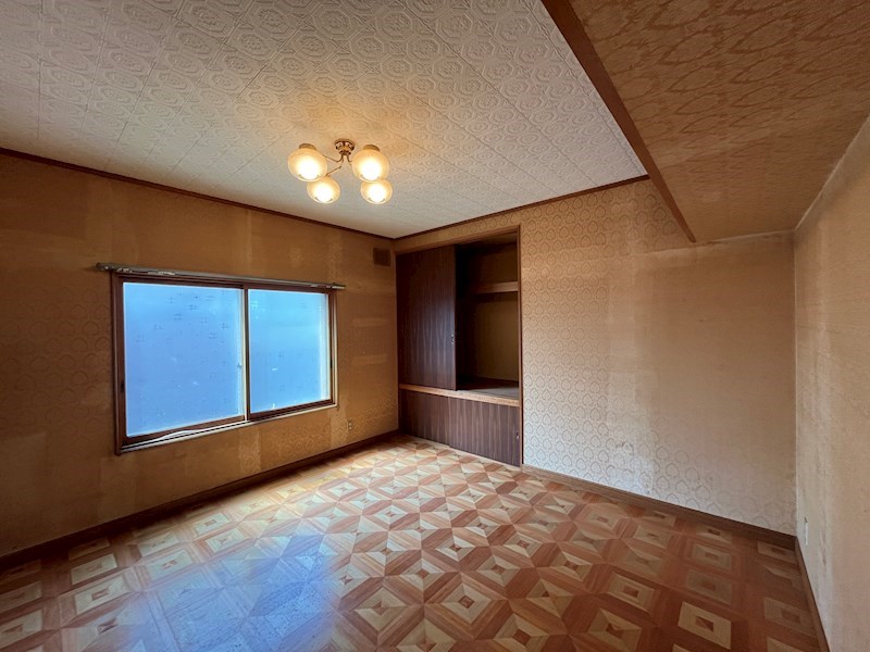 緑ヶ丘６丁目３０番　戸建て 内観写真（リビング以外の居室）