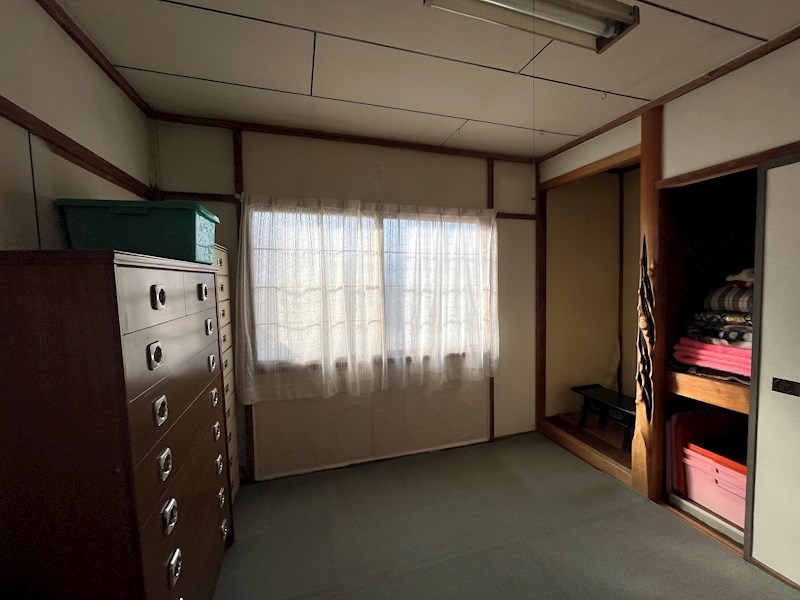 東三輪１丁目７８番　戸建て 内観写真（リビング以外の居室）